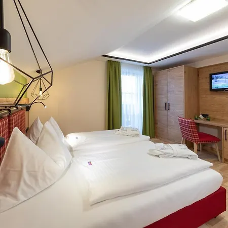 Hotel Schroeckerhof 4*